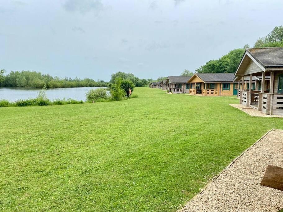 Lilly Lodge, Lake Pochard 사우스 체르니 외부 사진