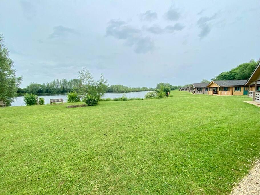 Lilly Lodge, Lake Pochard 사우스 체르니 외부 사진